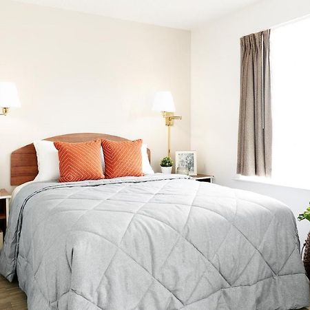 Intown Suites Extended Stay St. Louis Mo - St. Charles Saint Charles Exterior photo