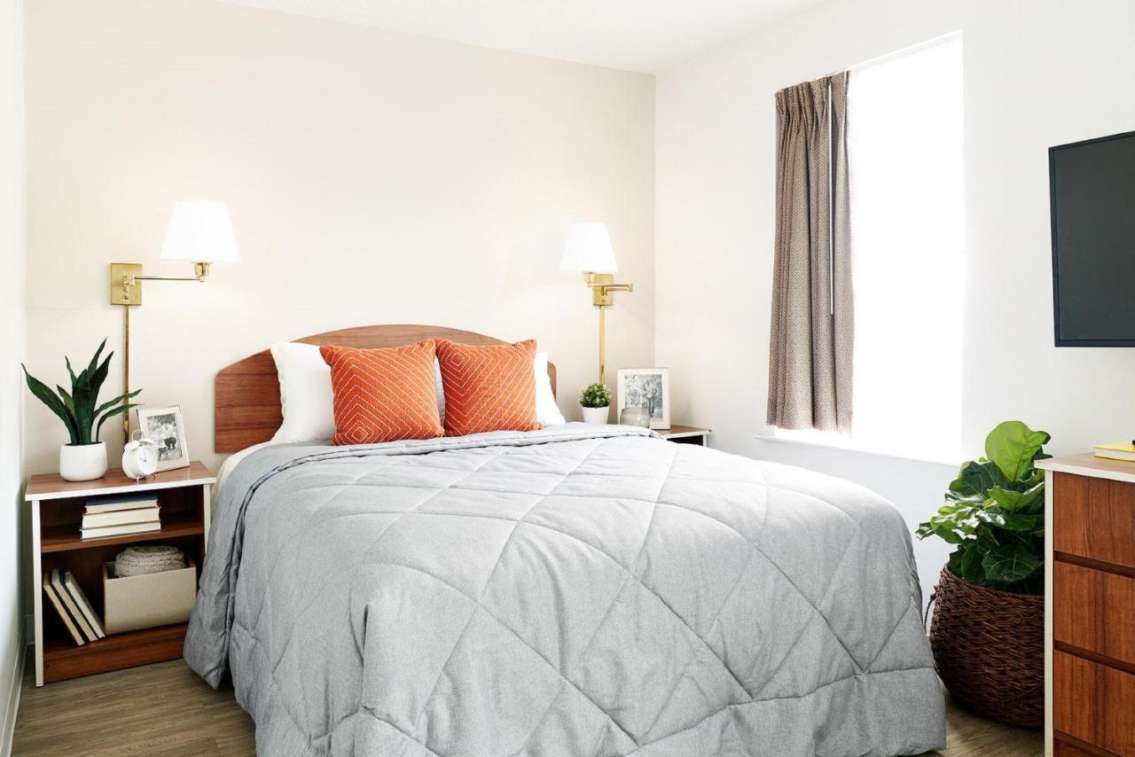 Intown Suites Extended Stay St. Louis Mo - St. Charles Saint Charles Exterior photo